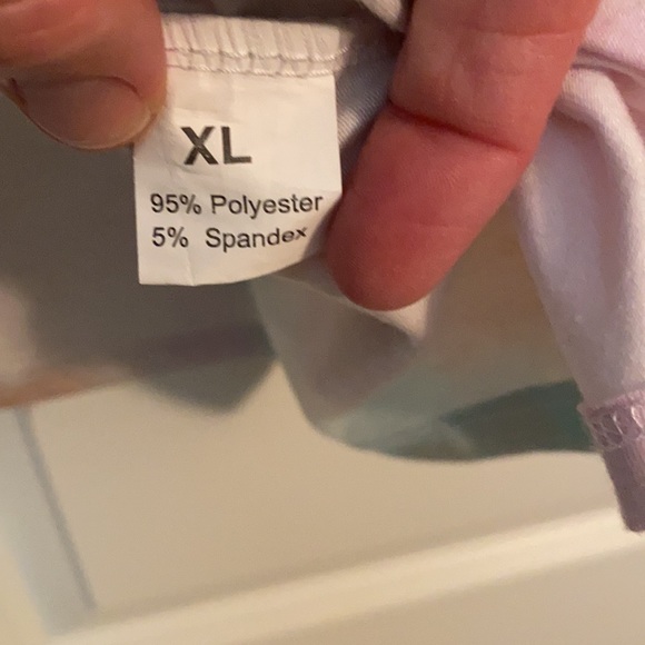 Tie dye ruffle top - Picture 3 of 3